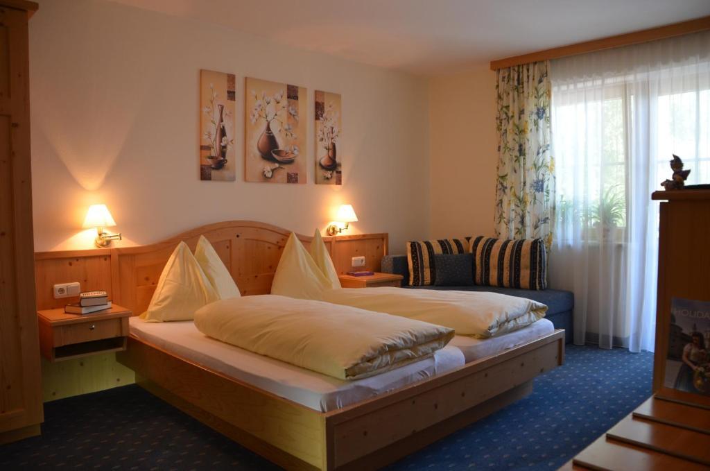 Landhotel Kirchenwirt Unken Room photo
